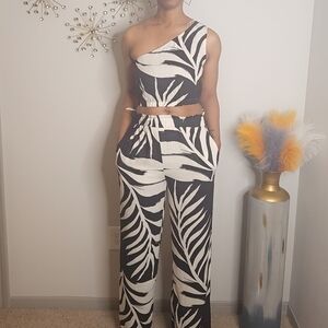 Gracefully Bold One-Shoulder Two-Piece Set